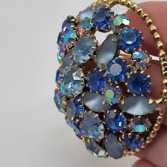 Vintage Weiss Brooch with Multicolor Blue and AB rhinestones Dome Circular Gold - Picture 4 of 9